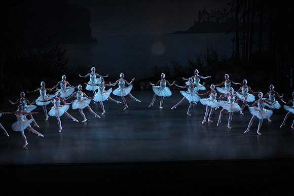 20151114_Swan_Lake_George_Balanchine_Kravis_IMG_6606