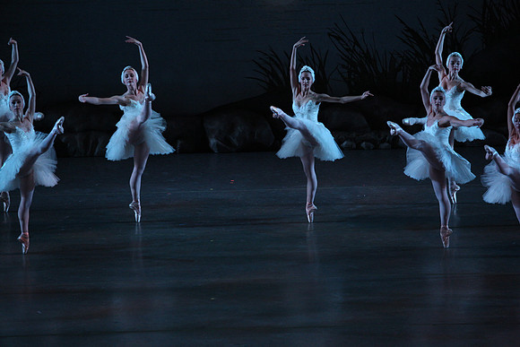 20151114_Swan_Lake_George_Balanchine_Kravis_IMG_6608