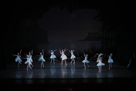 20151022_MCB_Swan_Lake_DR_Arsht__75A8103