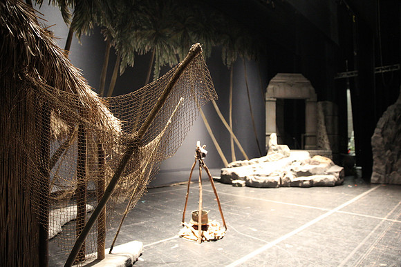 20150226_The_Pearl_Fisher_Backstage_Props_9C7C0516