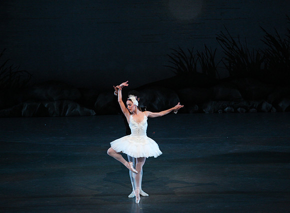 20151114_Swan_Lake_George_Balanchine_Kravis_IMG_6799