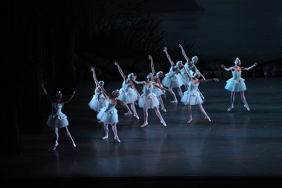 20151114_Swan_Lake_George_Balanchine_Kravis_IMG_6635