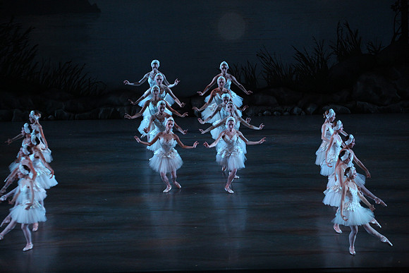 20151114_Swan_Lake_George_Balanchine_Kravis_IMG_6567