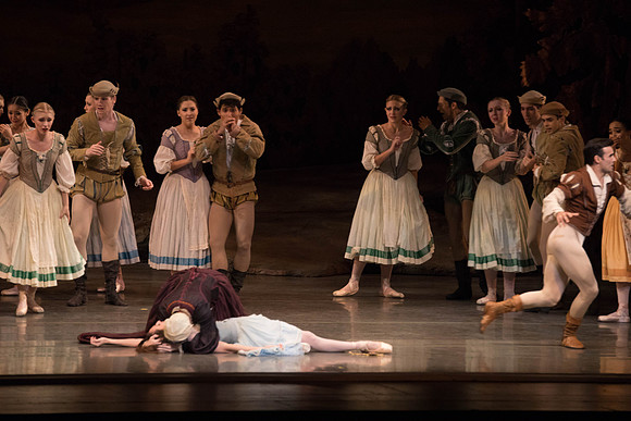 20161022_MCB_Giselle_Act1_2Cast_Tricia_Arsht_73A9345