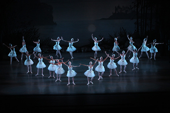 20151114_Swan_Lake_George_Balanchine_Kravis_IMG_6586
