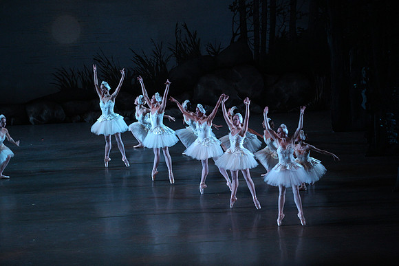 20151114_Swan_Lake_George_Balanchine_Kravis_IMG_6623