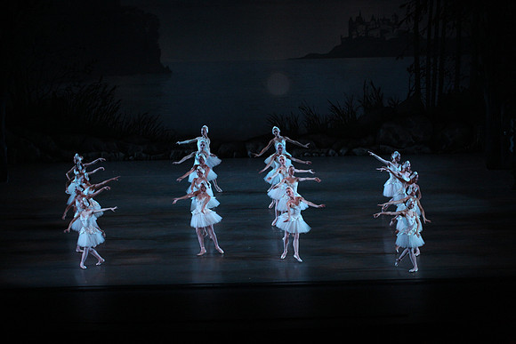 20151114_Swan_Lake_George_Balanchine_Kravis_IMG_6570