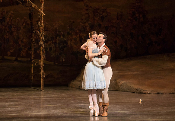 20161022_MCB_Giselle_Act1_2Cast_Tricia_Arsht_Arsht_73A5932