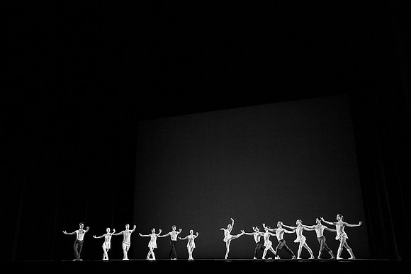 8000_DG_MCB_ZIff_Theatre_The_Square_Dance_10202011_VA0M0055b&w1