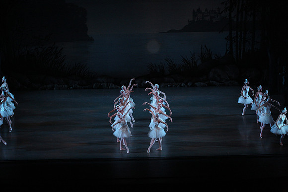 20151114_Swan_Lake_George_Balanchine_Kravis_IMG_6575