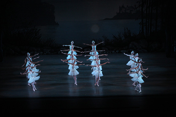 20151114_Swan_Lake_George_Balanchine_Kravis_IMG_6569