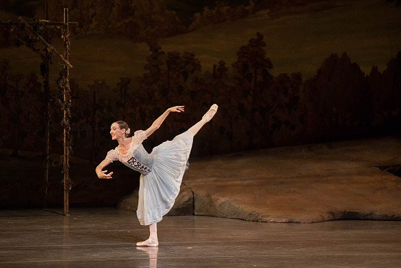 20161022_MCB_Giselle_Act1_2Cast_Tricia_Arsht_Arsht_73A5714