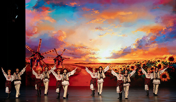 20241026_-Bukovynian Folk dance__DSC1473-Enhanced-NR