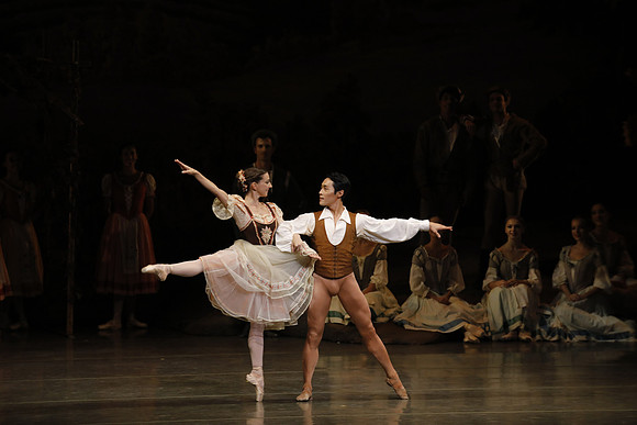 20161023_MCB_Giselle_Act1_3Cast_Jennifer_Laurent_Arsht__73A3090