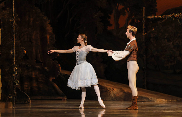 20161020_MCB_Giselle_Act1_DRDA_Arsht_73A3529