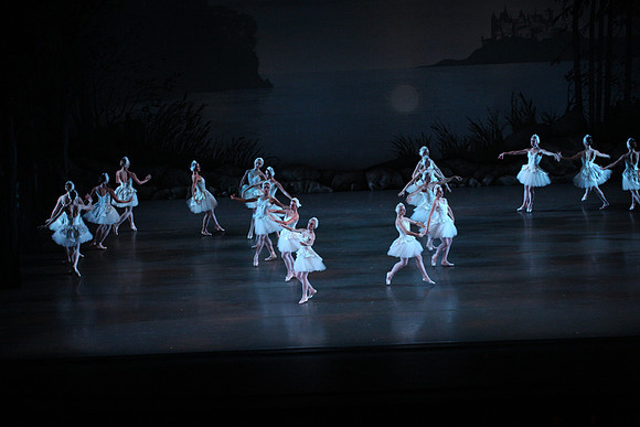 20151114_Swan_Lake_George_Balanchine_Kravis_IMG_6646