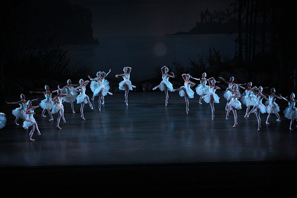 20151114_Swan_Lake_George_Balanchine_Kravis_IMG_6601