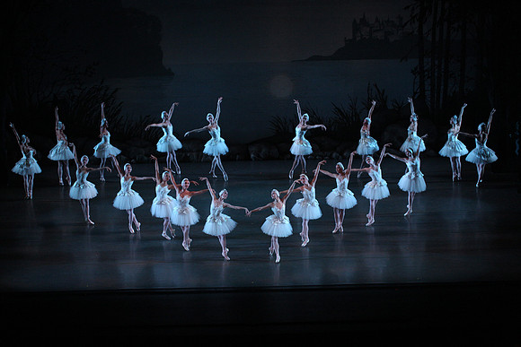 20151114_Swan_Lake_George_Balanchine_Kravis_IMG_6585