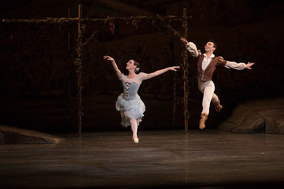20161022_MCB_Giselle_Act1_2Cast_Tricia_Arsht_Arsht_73A5964