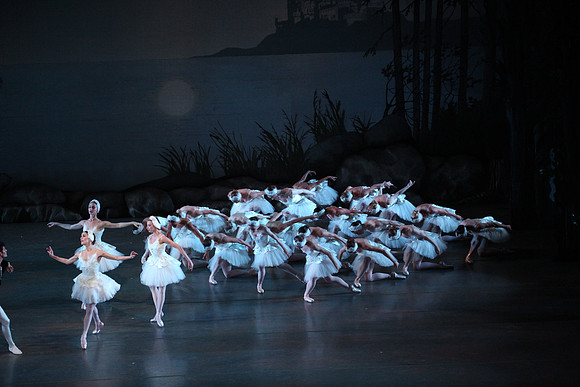 20151114_Swan_Lake_George_Balanchine_Kravis_IMG_6549