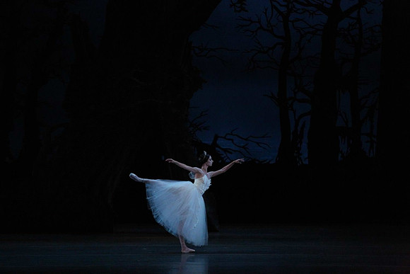 20161020_MCB_Giselle_Act2_DRNN_Arsht_9C7C0109