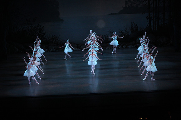 20151114_Swan_Lake_George_Balanchine_Kravis_IMG_6652