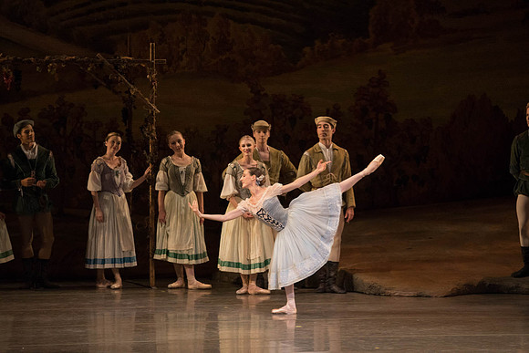 20161022_MCB_Giselle_Act1_2Cast_Tricia_Arsht_Arsht_73A8461