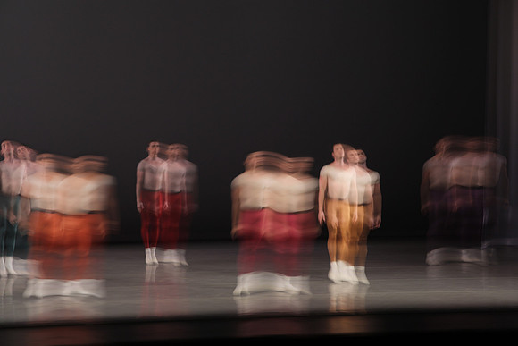 20170113_Glass_Motion_Blur_Samantha_PR_9C7C2285