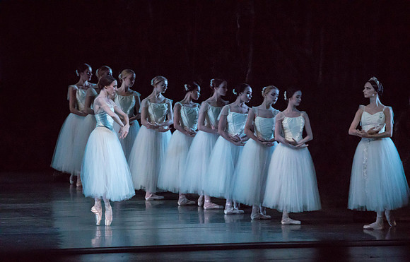 20161022_MCB_Giselle_Act2_2Cast_Tricia_Arsht_73A0104
