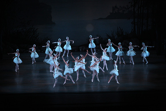 20151114_Swan_Lake_George_Balanchine_Kravis_IMG_6597