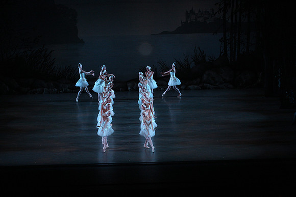 20151114_Swan_Lake_George_Balanchine_Kravis_IMG_6564