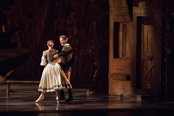 20161022_MCB_Giselle_Act1_2Cast_Tricia_Arsht_Arsht_73A5513