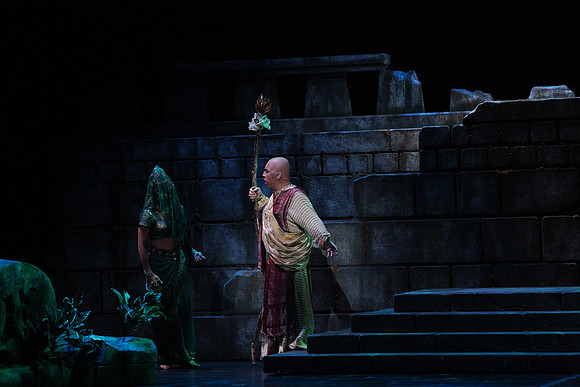 20150226_The_Pearl_Fisher_Act_39C7C1618