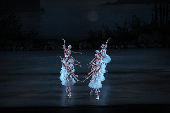 20151114_Swan_Lake_George_Balanchine_Kravis_IMG_6577