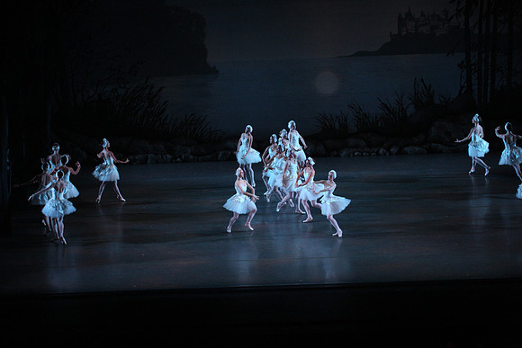 20151114_Swan_Lake_George_Balanchine_Kravis_IMG_6644