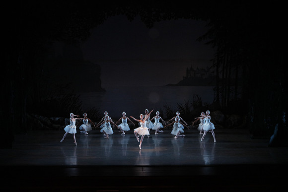20151022_MCB_Swan_Lake_DR_Arsht__75A8176