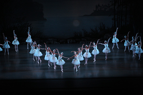 20151114_Swan_Lake_George_Balanchine_Kravis_IMG_6581