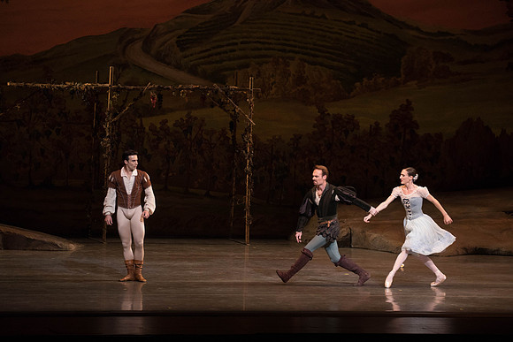 20161022_MCB_Giselle_Act1_2Cast_Tricia_Arsht_Arsht_73A6009