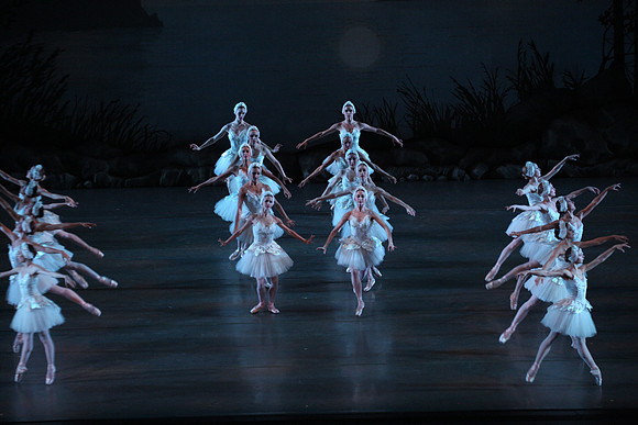 20151114_Swan_Lake_George_Balanchine_Kravis_IMG_6568