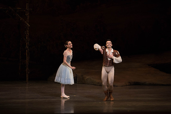 20161022_MCB_Giselle_Act1_2Cast_Tricia_Arsht_Arsht_73A5846