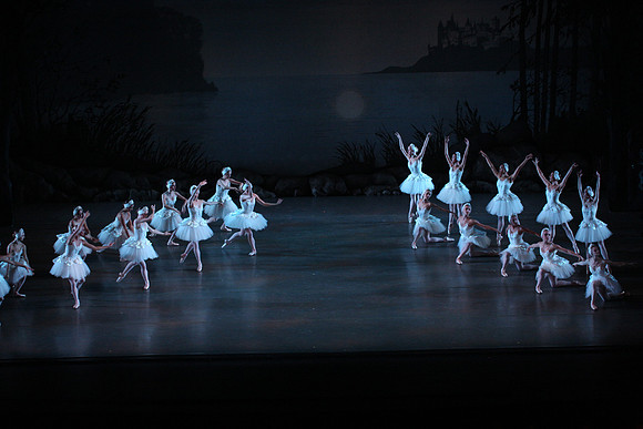 20151114_Swan_Lake_George_Balanchine_Kravis_IMG_6618