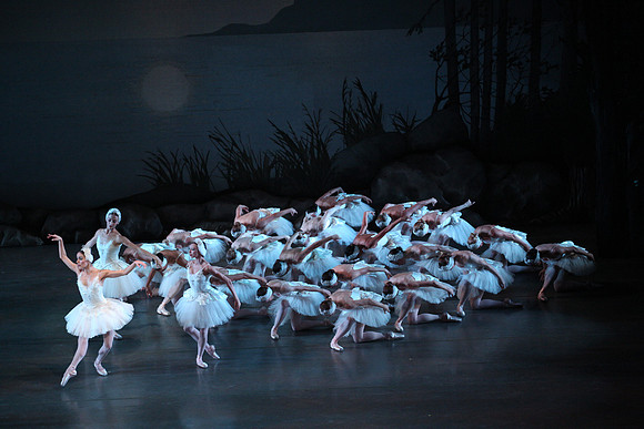 20151114_Swan_Lake_George_Balanchine_Kravis_IMG_6547
