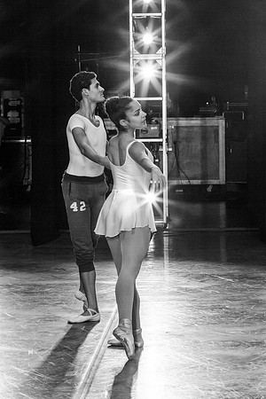 8000_DG_MCB_ZIff_Theatre_The_Square_Dance_10202011_AL1B1485