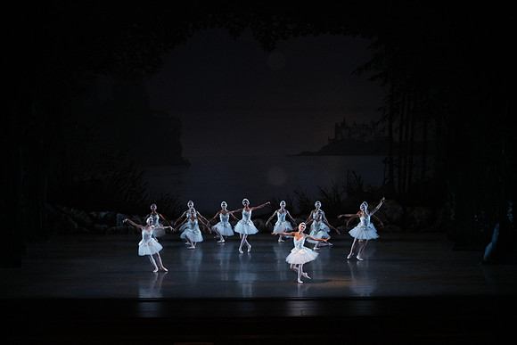20151022_MCB_Swan_Lake_DR_Arsht__75A8187