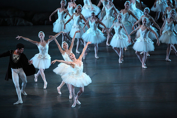 20151114_Swan_Lake_George_Balanchine_Kravis_IMG_6550