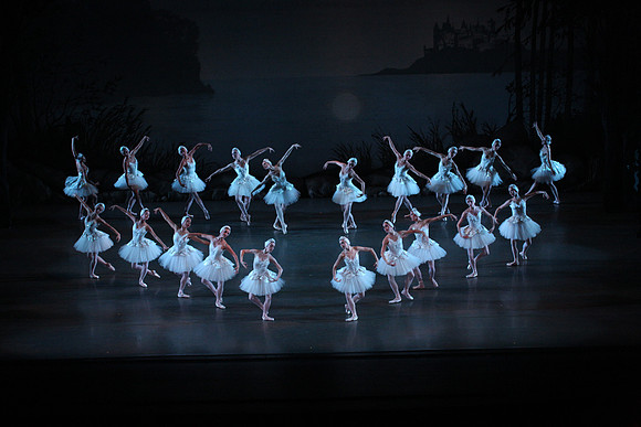 20151114_Swan_Lake_George_Balanchine_Kravis_IMG_6588