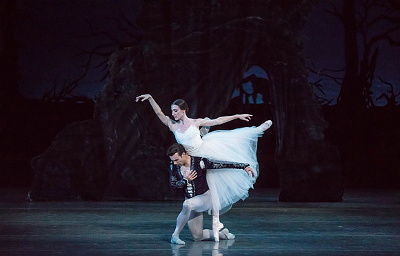 20161022_MCB_Giselle_Act2_2Cast_Tricia_Arsht_73A0043
