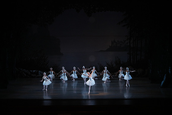 20151022_MCB_Swan_Lake_DR_Arsht__75A8204