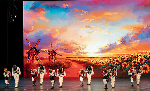 20241026_-Bukovynian Folk dance__DSC1488-Enhanced-NR