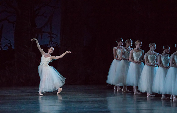 20161022_MCB_Giselle_Act2_2Cast_Tricia_Arsht_73A0155